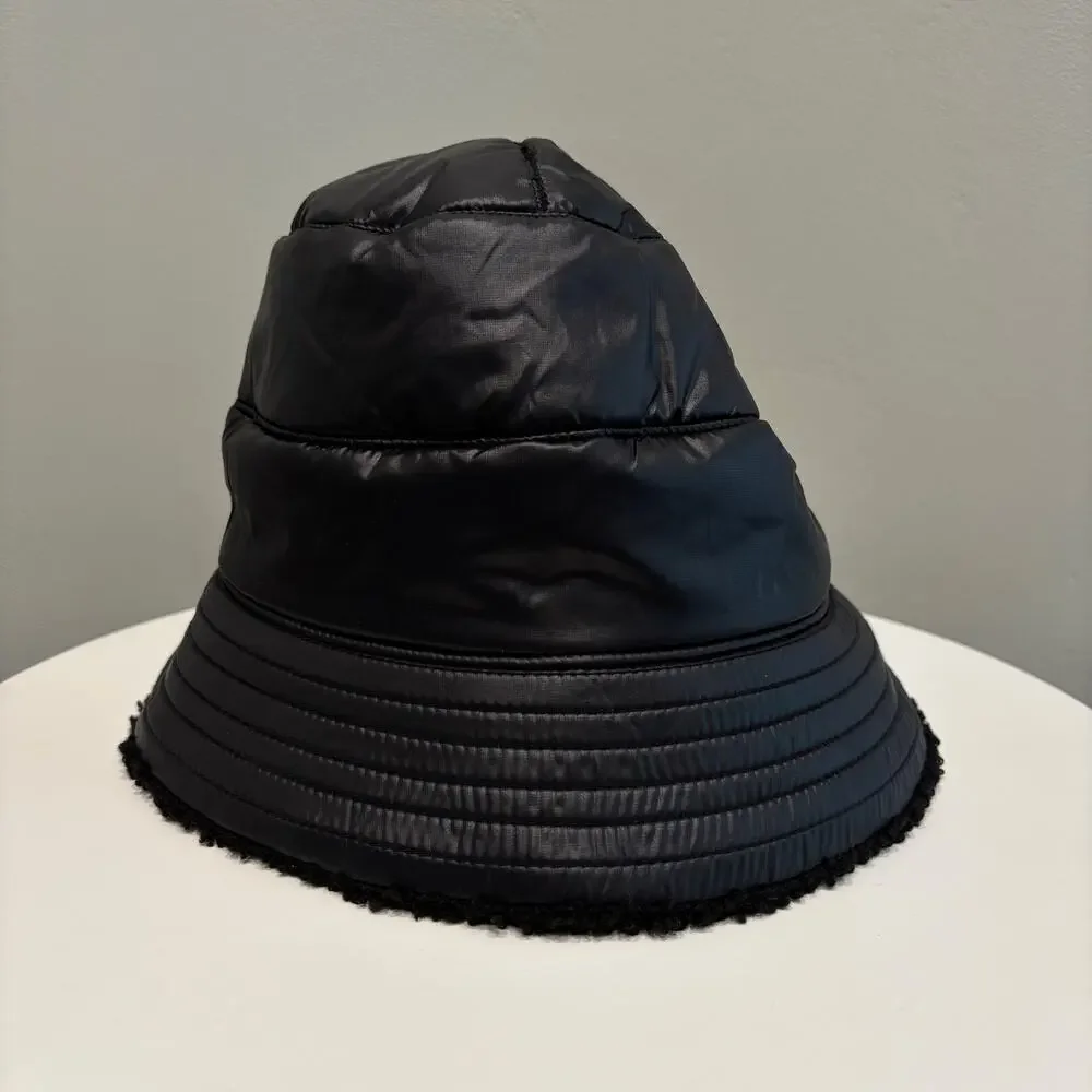 NWT UGG Reversible Faux Fur Sherpa Bucket Hat Black - Size: L / XL